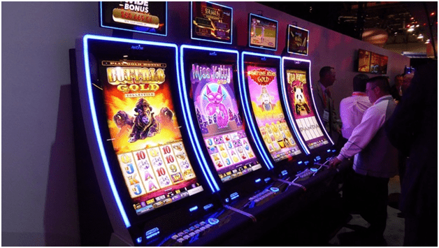 What are the two popular features in new Aristocrat slots