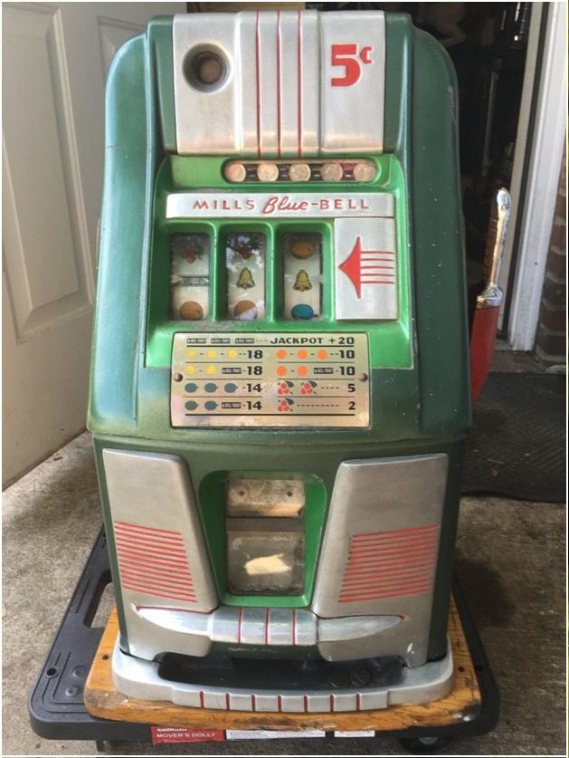 antique slot machine