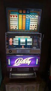 1960's 25 cent BALLY SLOT MACHINE ~ WORKS GOOD