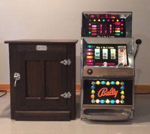 Vintage 1960's BALLY 25 Cent 873 Series Quarter Slot Machine Model 9821