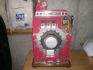 1930'S  MILLS ANTIQUE .25 MELON BELL SLOT MACHINE. TOTALLY RESTORED. RARE