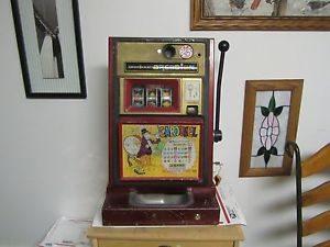VINTAGE  ARISTOCRAT "ARCADIAN' SLOT MACHINE. 25 CENT LOCAL PICKUP ONLY